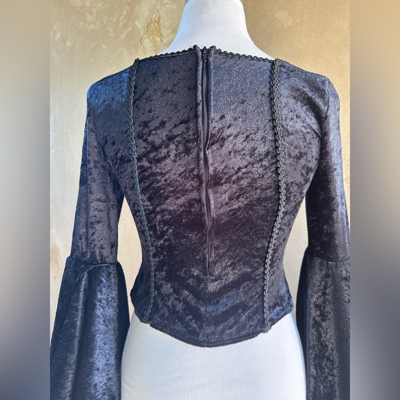 ~Sold~ Vtg Lip Service Black Velvet Renaissance Fairy Bell Lace Sleeves Small - Picture 4 of 12